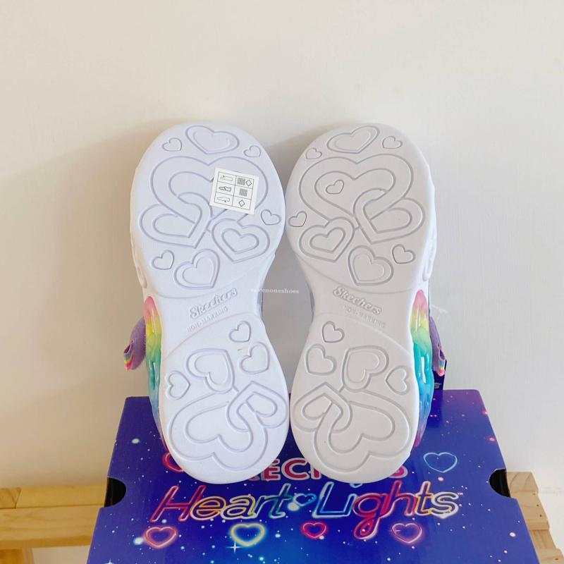 E975中童SKECHERS電燈運動鞋INFINITE HEART LIGHTS系列